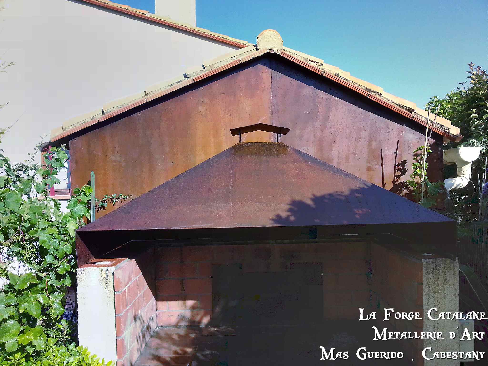 hotte barbecue chapeau rouille rouille fer Forge Catalane Cabestany 3.jpg